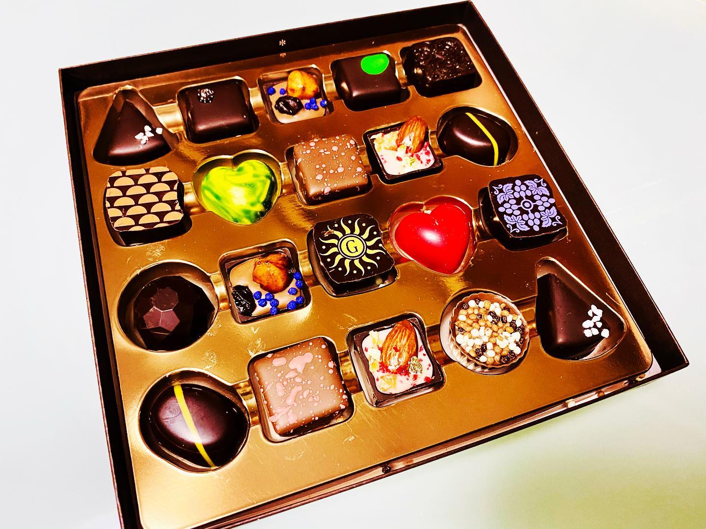 食べられる芸術品をいただきました♡#ゴンチャロフ#ゴンチャロフブーケドショコラデセール#チョコレート #チョコ大好き#1番好きなのはカカオ70%