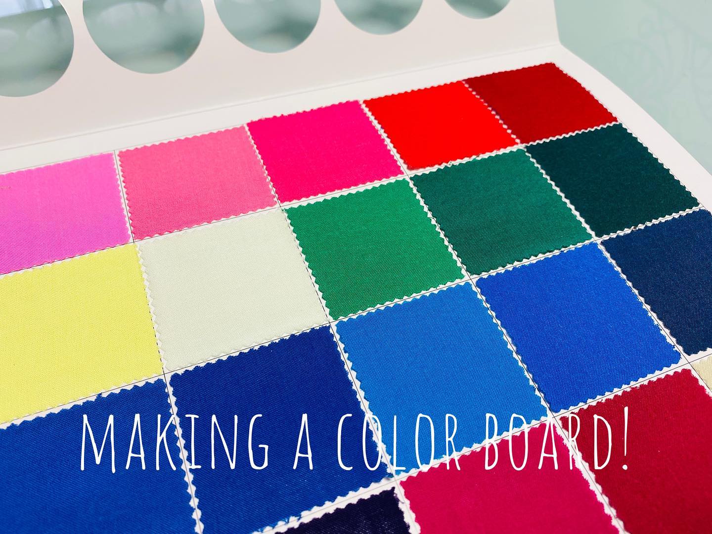 studio prismでは来月から、ホームページでお知らせさせていただいていたプロ養成コースがスタートします！最初の講座は「15分類進化型パーソナルカラーアナリスト養成コース」です。こちらの講座は（一社）国際カラープロフェッショナル協会認定コースになり、現在淡路島、四国地方で受講出来るのはstudio prismのみとなります。15分類パーソナルカラー診断は、今までの4シーズン診断にとどまらないニュートラルゾーンを含む画期的な診断方法。本講座は、似合う色の特性をより精密に的確に分析するこの診断法を習得し、お客様により満足、納得していただけるサービスを提供出来るカラーのプロを養成する講座です。第1回目の開講は2月16日で全12回。詳しくはstudio prismホームページのプロ養成コースをご覧下さい。https://studioprism.net/pro-course/#15分類進化型パーソナルカラーアナリストプロ養成 #パーソナルカラーアナリスト養成講座 #パーソナルカラーアナリスト養成 #パーソナルカラープロ養成#15分類進化型パーソナルカラー #パーソナルカラー#パーソナルカラー診断 #国際カラープロフェッショナル協会 #パーソナルカラー淡路島#パーソナルカラー四国#パーソナルカラー徳島#パーソナルカラー愛媛#淡路島#淡路市#洲本市#南あわじ市#studioprism