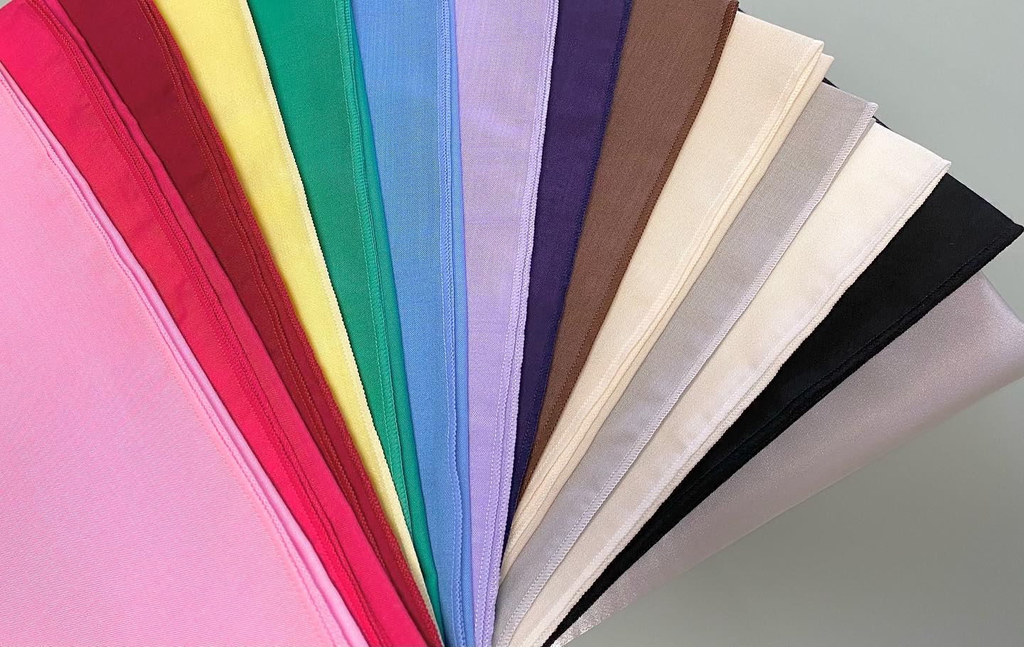 今月の講座のお知らせです(^^)パーソナルカラー講座〜おしゃれ編3月22日（月）10:00〜11:30ウェルネスパーク五色夢工房簡易似合う色診断／カラーカード付き2800円春もすぐそこ、お買い物に行く前に似合う色診断を♬パーソナルカラーで春を楽しみましょう(^^)参加のお申し込みは夢工房さん0799-33-1540まで、よろしくお願いします♡#パーソナルカラー講座#パーソナルカラー診断#ウェルネスパーク五色#ウェルネスパーク五色夢工房 #パーソナルカラー淡路島#淡路島#淡路市#洲本市#南あわじ市#淡路島カラー#淡路島カラーサロン#studioprism#似合う色