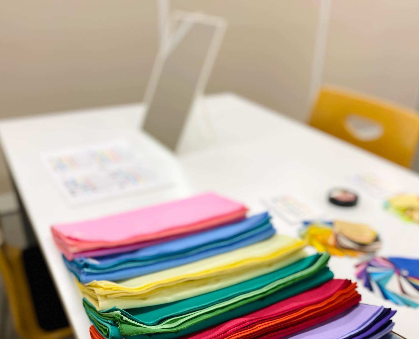 企業様でのイベントから直帰中。また来月よろしくお願いいたします#パーソナルカラー#パーソナルカラー診断 #似合う色#似合う色診断 #studioprism