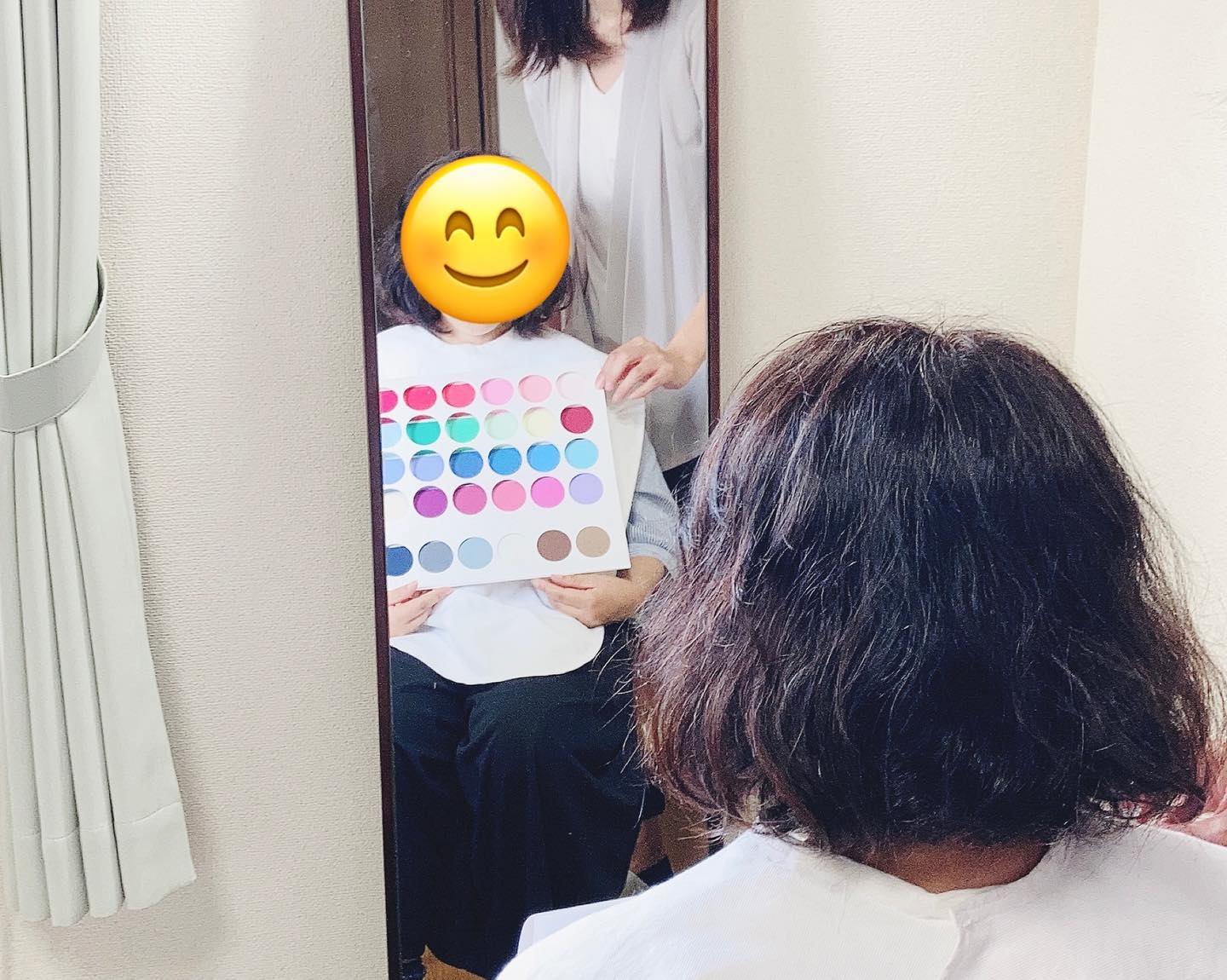 ちょうど1週間前に初めてお会いしたお友達の同級生4人の中のお一人、Oさん。20歳の姪っ子ちゃんと一緒に早速サロンに来て下さいました赤がお好きと聞いて納得の行動力!お話好きで明るいOさんは姪っ子ちゃんにとって楽しい素敵な叔母様ですね♬パーソナルカラーは、Oさんがサマーで姪っ子ちゃんはオータム。カラーセラピーでもお二人の人柄が選ぶ色に出ていて面白かったです。お越しいただいてありがとうございました!studio prismは16日から淡路市PayPayキャンペーンの対象店舗になりますので、ご予約をご検討の方はぜひこの機会にお越し下さい#パーソナルカラー#カラーセラピー#パーソナルカラー淡路島#イメージコンサルティング淡路島#骨格診断淡路島#15分類進化型パーソナルカラー診断#淡路島カラー#淡路島カラーサロン#studioprism#淡路島paypay加盟店