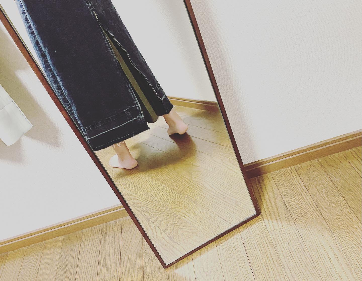 少し前にネットで買った遊び心があるデザインのデニムスカート。届いてみたらウエストが大きくて履けませんでした。そんな時頼りになるのがお裁縫が得意ではない私の救世主、love childrenさん　@love_children_awaji 連絡するといつも「持っておいでー！」と言ってくれるありがたい存在です。今日お直しを取りに行くと、新しい作家さんのアクセサリーも増えて、ヘアターバンもたくさん並んでいました。ヘアターバンお好きな方はお気に入りが見つかると思いますよいつもありがとうございます#lovechildren#淡路島#淡路市#淡路島観光#淡路島ハンドメイド#スカートお直し自分では無理